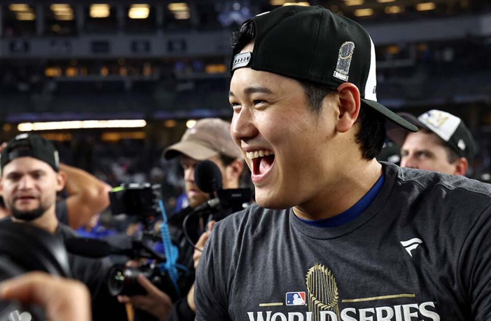 大谷翔平「最高の終わり方で、最高の1年だった」　移籍1年目で世界一達成、歓喜の輪に加わり喜び爆発