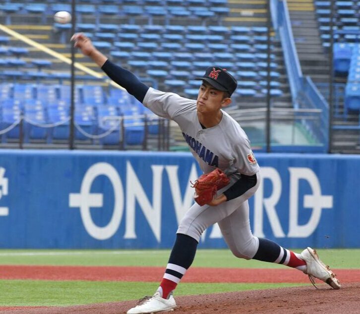 横浜のスーパー１年生・織田翔希が完封勝利！明徳義塾を相手に被安打２　全国デビュー戦で圧巻投球